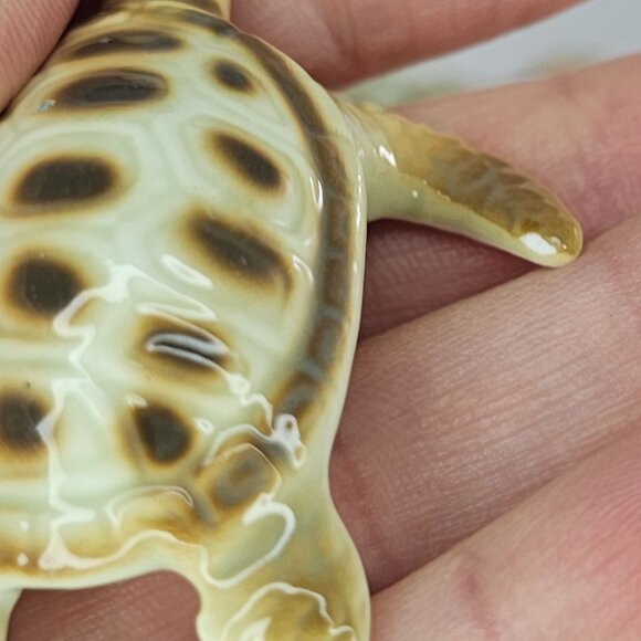 Vintage Bone China Taiwan Sea Turtle Miniature Figurine Mom Baby - Picture 9 of 10